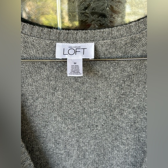 Loft Size Medium Grey Wool Cashmere Blend Business Casual Wrap Sleeveless Top - Picture 2 of 5